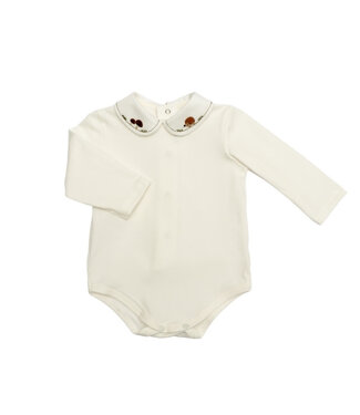 Barcellino Barcellino - Body Latte met geborduurde kraag