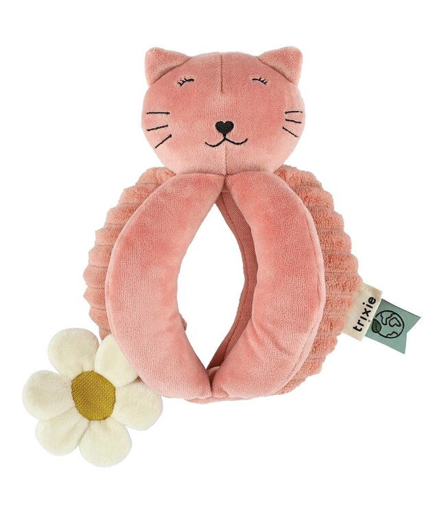 Trixie Trixie - Grabbing ball - Mrs. Cat