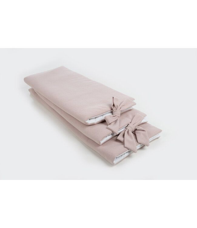 Maison Naline Maison Naline - 3 delige dubbele parkomrander herringbone roze  / lintstrikken herringbone roze (horizontale lijnen)+stootrol