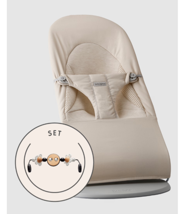 Babybjorn BabyBjörn - Wipstoeltje Balance Soft Tri Fabric - Geweven Jersey Lichtbeige & Speelboog Ondeugende oogjes