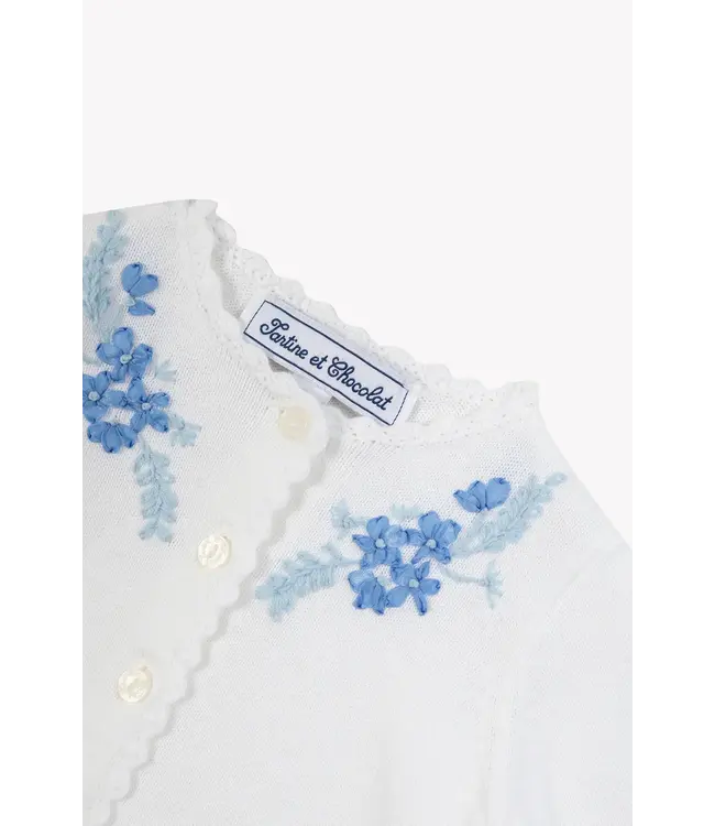 Tartine et Chocolat Tartine Et Chocolat -  Witte Cardigan met blauw geborduurde bloemen