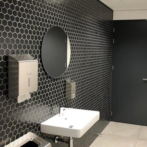 Een stoere look met mozaïek tegels antraciet