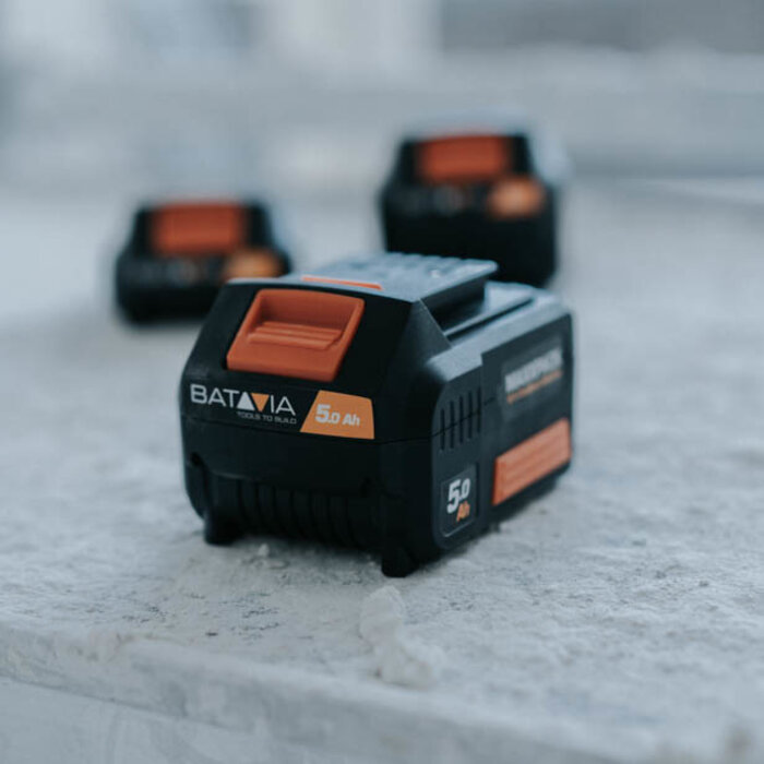 Batavia 18V 5.0 Accu  met 4.0 snellader