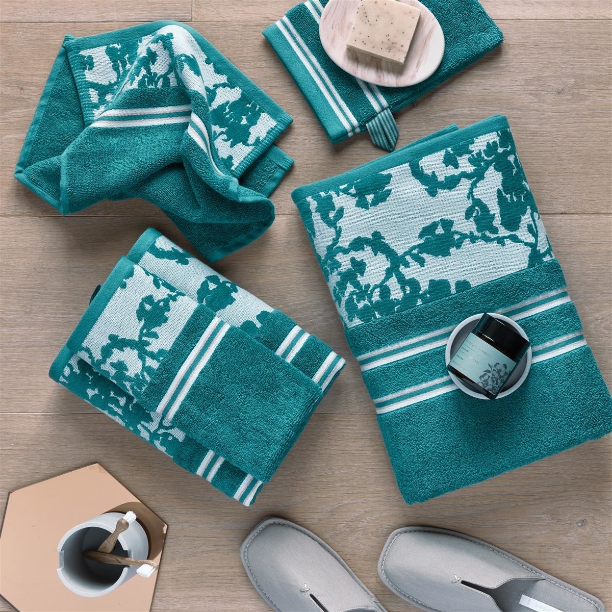 Beddinghouse x Van Gogh Museum Fleurir Bath Towel Blue