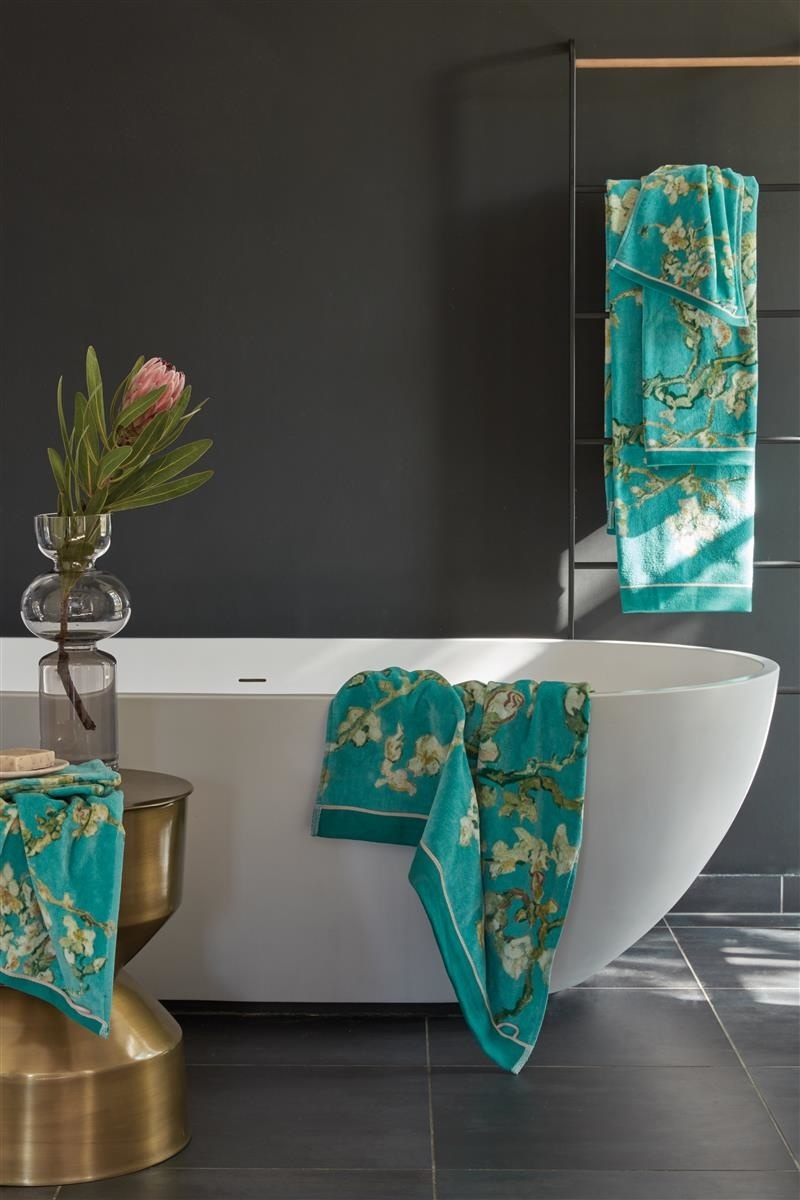 Beddinghouse x Van Gogh Museum Blossom Bath Towel Blue