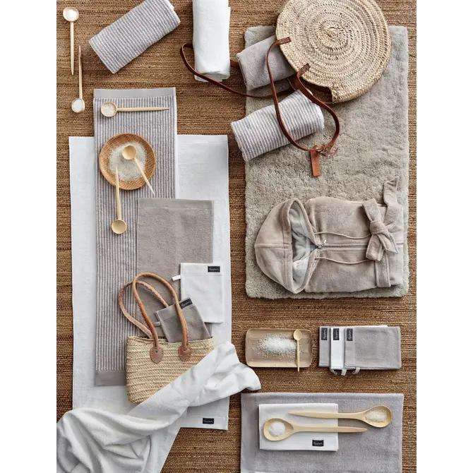 Vandyck Home Petit Ligne White Handdoek 60x110 Vandyck Home Petit Ligne White Handdoek 60x110