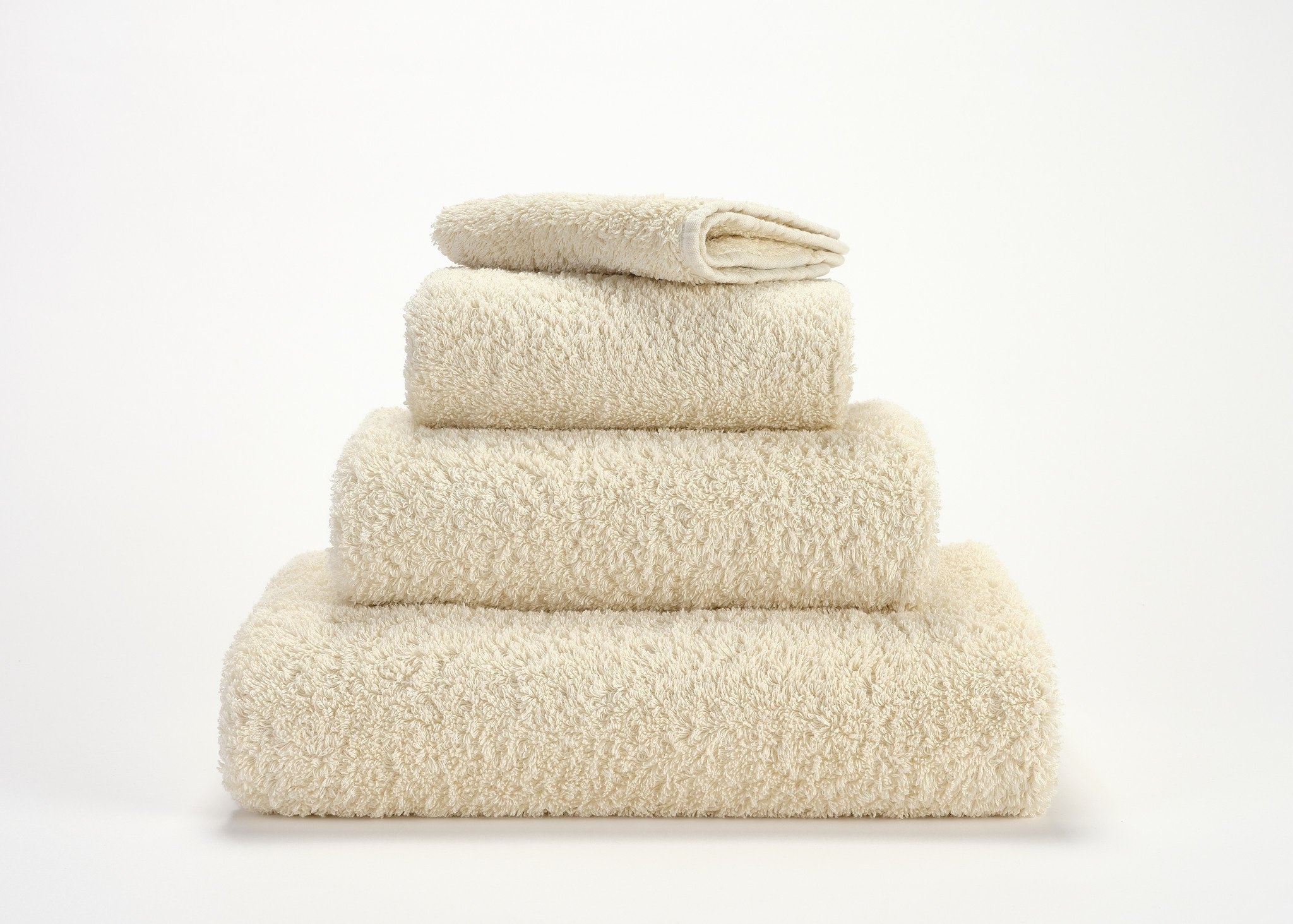 Abyss & Habidecor Abyss & Habidecor Super Pile Handdoek 55x100 101 ecru