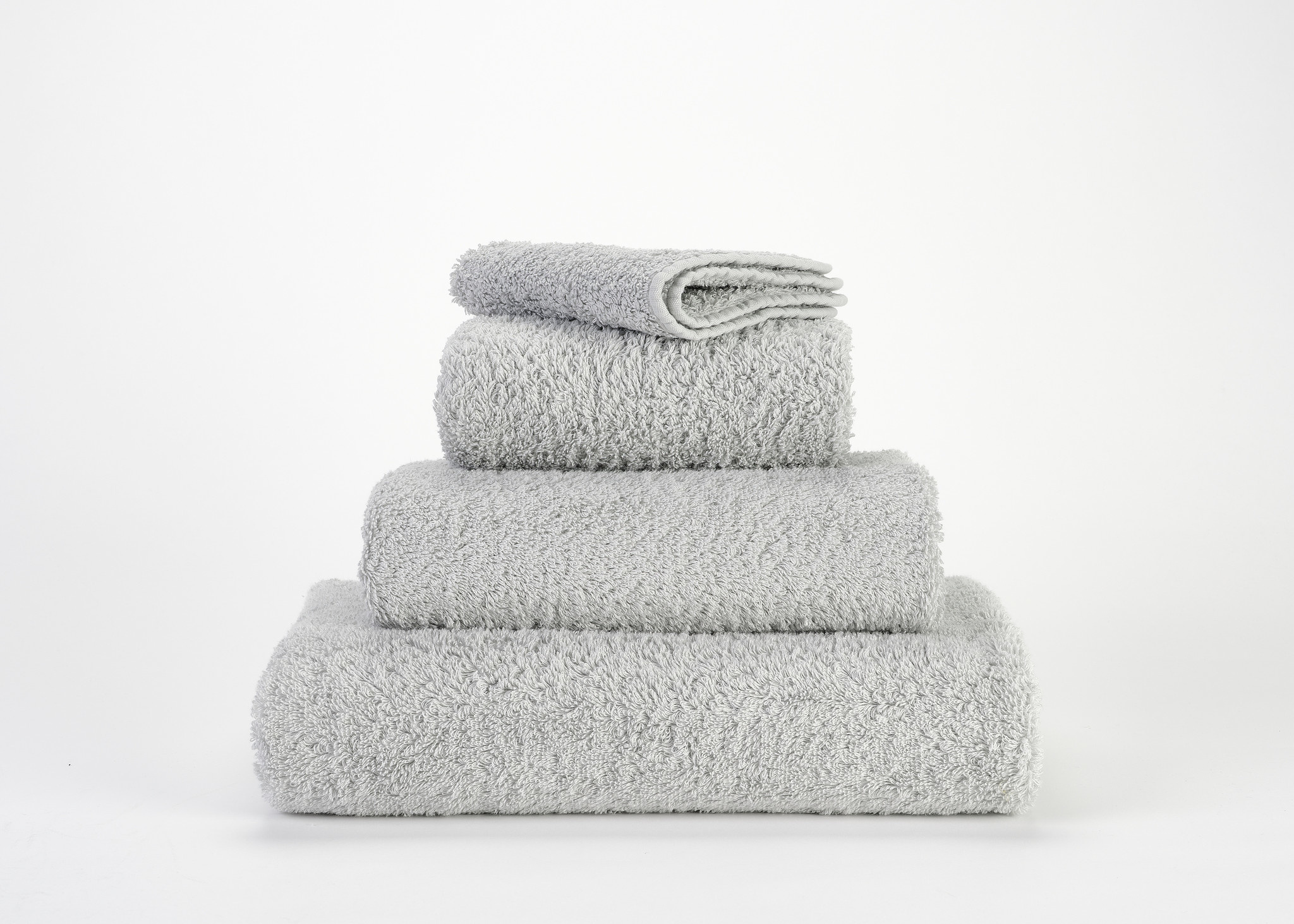 Abyss & Habidecor Abyss & Habidecor Super Pile Handdoek 60x110 992 platinium