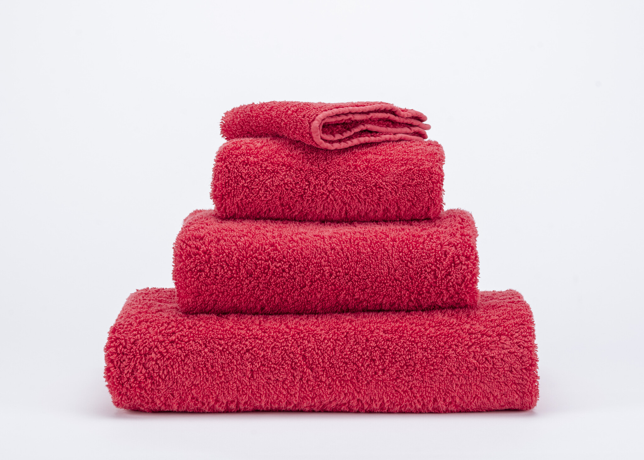 Abyss & Habidecor Abyss & Habidecor Super Pile Handdoek 60x110 579 viva magenta