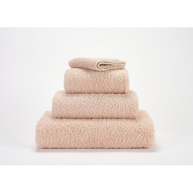 Abyss & Habidecor Super Pile Douchelaken 70x140 610 nude Abyss & Habidecor Super Pile Douchelaken 70x140 610 nude