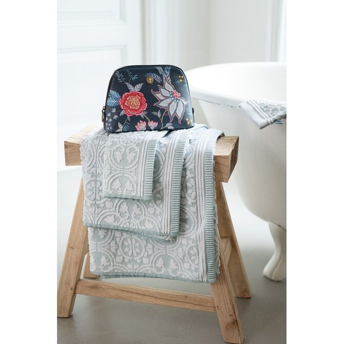 Pip Studio Handdoek Tile de Pip Light Blue 55x100