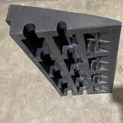 Rubber kerb ramp with reflector 60x36x15 cm