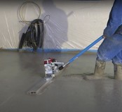 Levelling & Screeding concrete Vibratamp Bullfloat 3.0 m  Honda  GX25