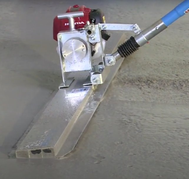 Levelling & Screeding concrete Vibratamp Bullfloat 3.0 m  Honda  GX25