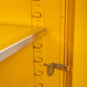 17 Gallon Flammable Safety Cabinet  61 x 109 x 46 cm 1 Shelf, 2 Doors
