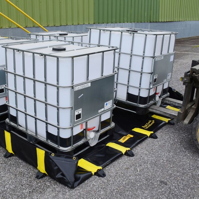Spill Container 3.7x 15.2 m  (12 x 50 FT ) Foldable  Containment Berm