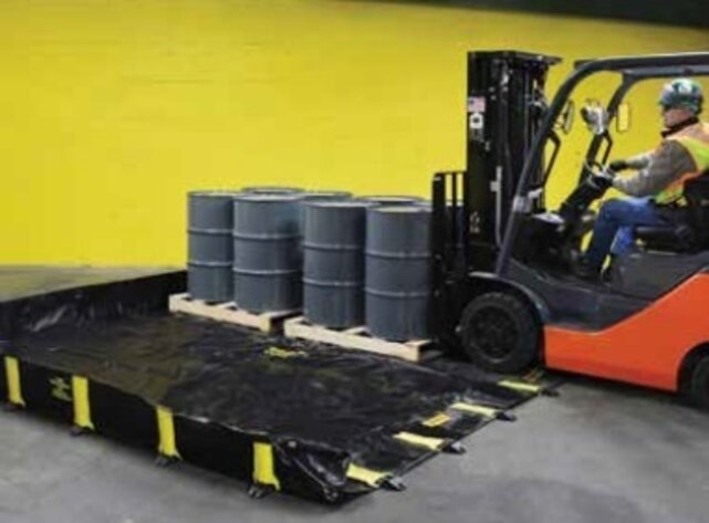 Spill Container 3.7x 15.2 m  (12 x 50 FT ) Foldable  Containment Berm