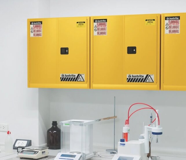 20 Gallon Wall-Mount Flammable Cabinet 112 x 109 x 30cm,  3 Shelves, 2 Doors 20 Gallon Wall-Mount Flammable Cabinet 112 x 109 x 30cm,  3 Shelves, 2 Doors