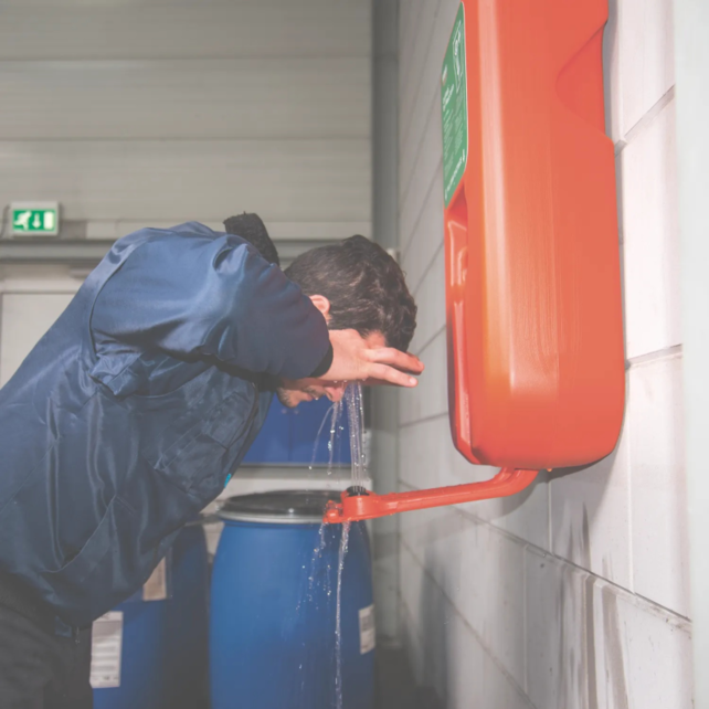 Emergency Eye Face  wash station Optiwash 38 Liter