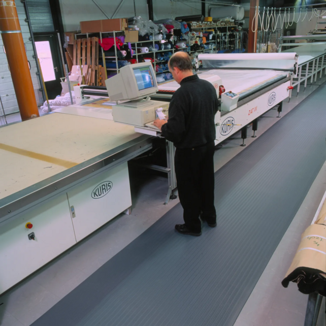 Airug® – 9.4 mm Anti-Fatigue Vinyl Mat (Light Duty)