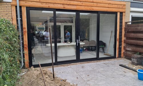 Douglas overkapping aan huis  