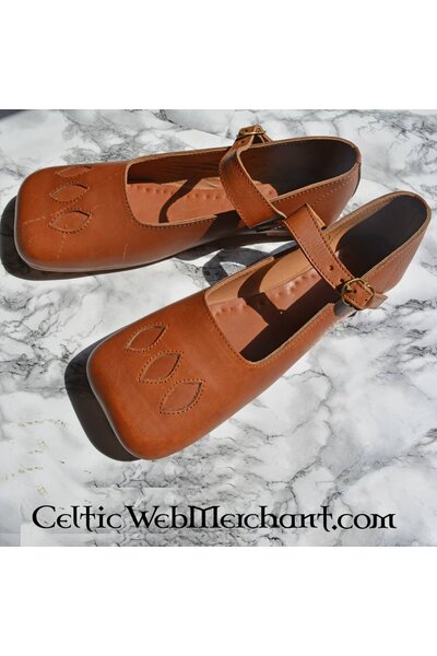 16th century Cow-mouth shoes - Celtic Webmerchant