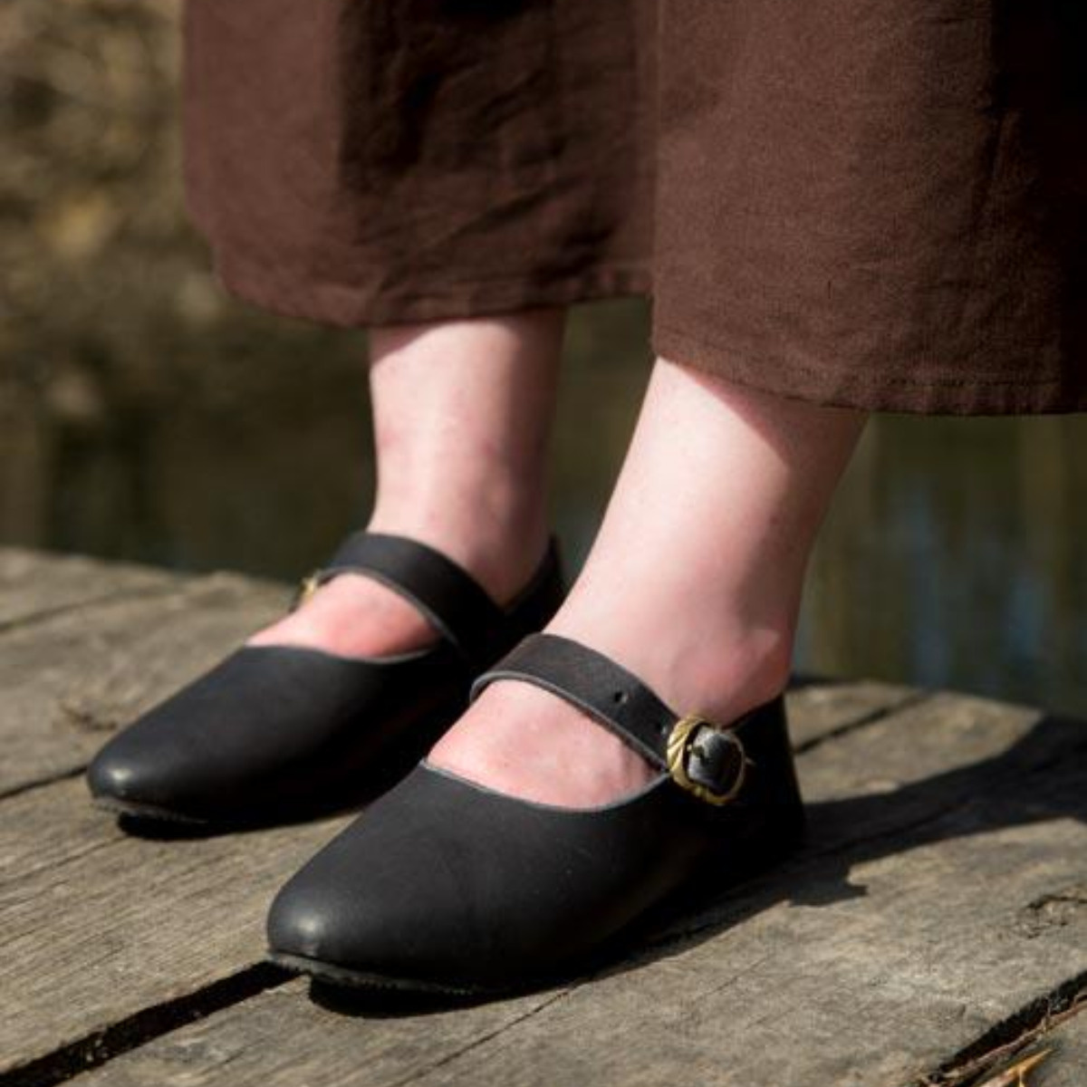 medieval ladies shoes
