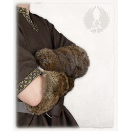 Fur Vambrace Torstein - Celtic Webmerchant