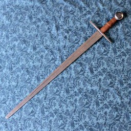 Épée gothique à une main, prête au combat - Celtic Webmerchant
