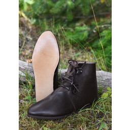 15th century ankle boots - Celtic Webmerchant