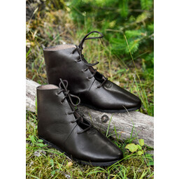 Bottines médiévales avec des clous de chaussures - Celtic Webmerchant