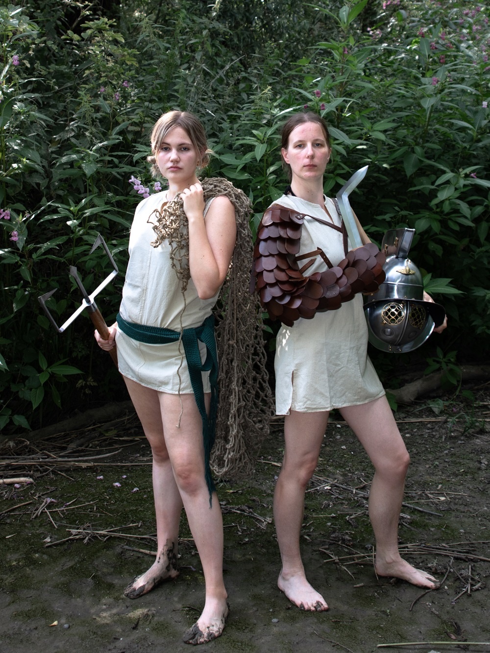 Get the look: Gladiatrices - thraex and retiarius