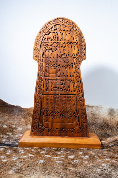 Sculpture sur bois pierre viking Stora Hammars - Celtic Webmerchant
