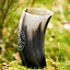 Corno che beve tazza di sleipnir - Celtic Webmerchant