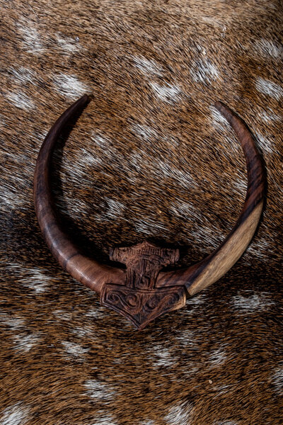 Torque in legno Martello di Thor - Celtic Webmerchant