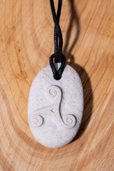 Pendente di pietra Celtic Triquetra - Celtic Webmerchant