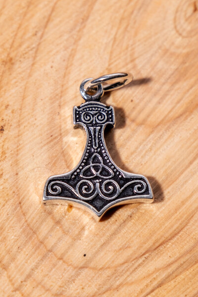 Le marteau de Thor avec Triquetra, argent - Celtic Webmerchant