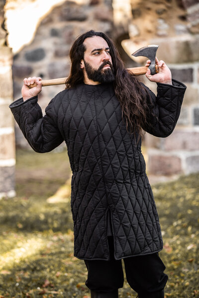 Longue gambison, noir - Celtic Webmerchant