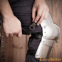 15th century knee armor - Celtic Webmerchant