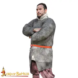 Hauberk med slids, blandet, flade ringe, runde nitter 9 mm - Celtic Webmerchant