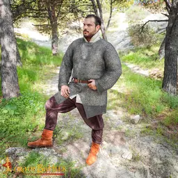 Hauberk med slids, blandet, flade ringe, runde nitter 9 mm - Celtic Webmerchant