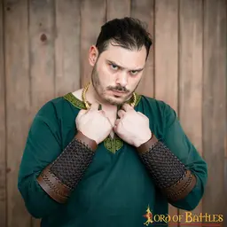 Lederne Monsterjäger-Armschienen mit Kettengeflecht - Celtic Webmerchant