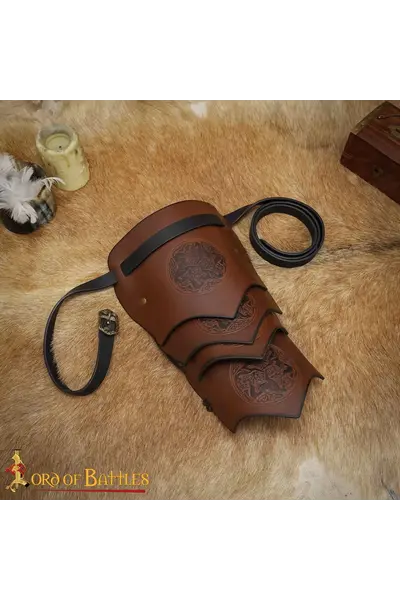 Leather pauldron Epona - Celtic Webmerchant