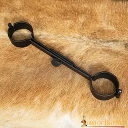 Medieval handcuffs with rod - Celtic Webmerchant