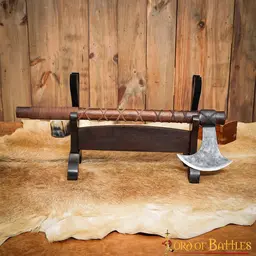 Soporte de mesa de madera para espada y hacha - Celtic Webmerchant