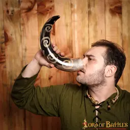 Prehistorische drinkhoorn met spiraalmotieven - Celtic Webmerchant