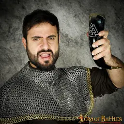 Corne à boire avec valknut et garnitures en laiton - Celtic Webmerchant