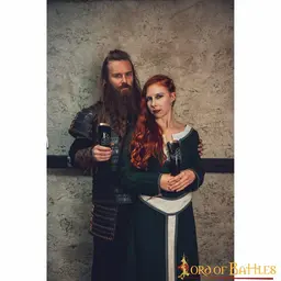 Corne à boire avec valknut et garnitures en laiton - Celtic Webmerchant