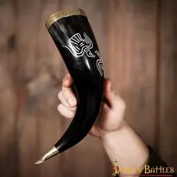 Engraved Odin drinking horn - Celtic Webmerchant