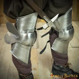 Zbroja na nogi z XV wieku z okrągłymi płytkami - Celtic Webmerchant